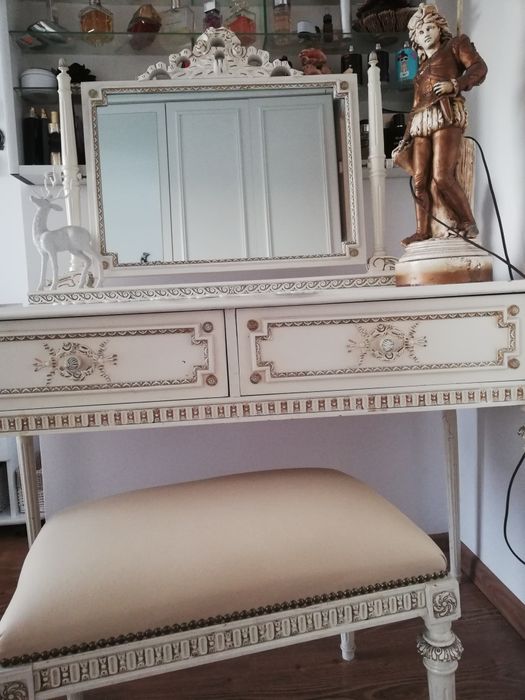 Białe meble sypialnia włoska toaletka nowa cena prl  łóżko 200x220