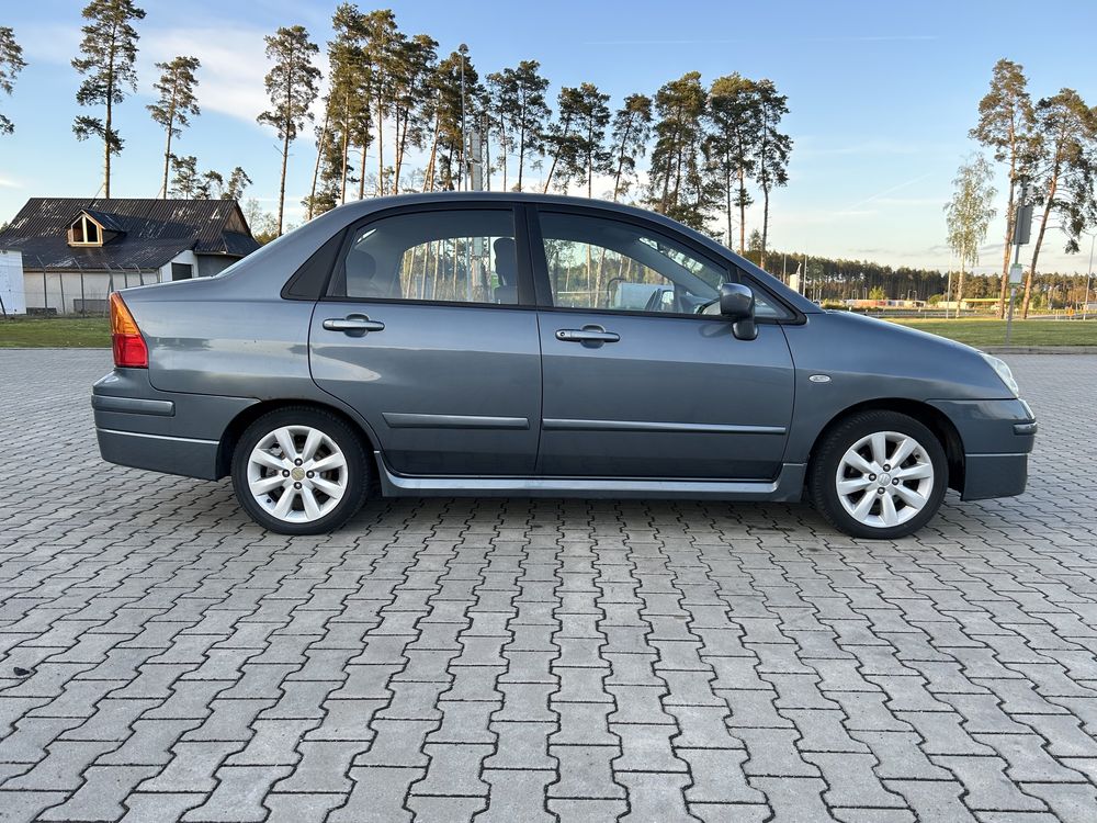 Suzuki liana 1.6 bdb stan niski przebieg