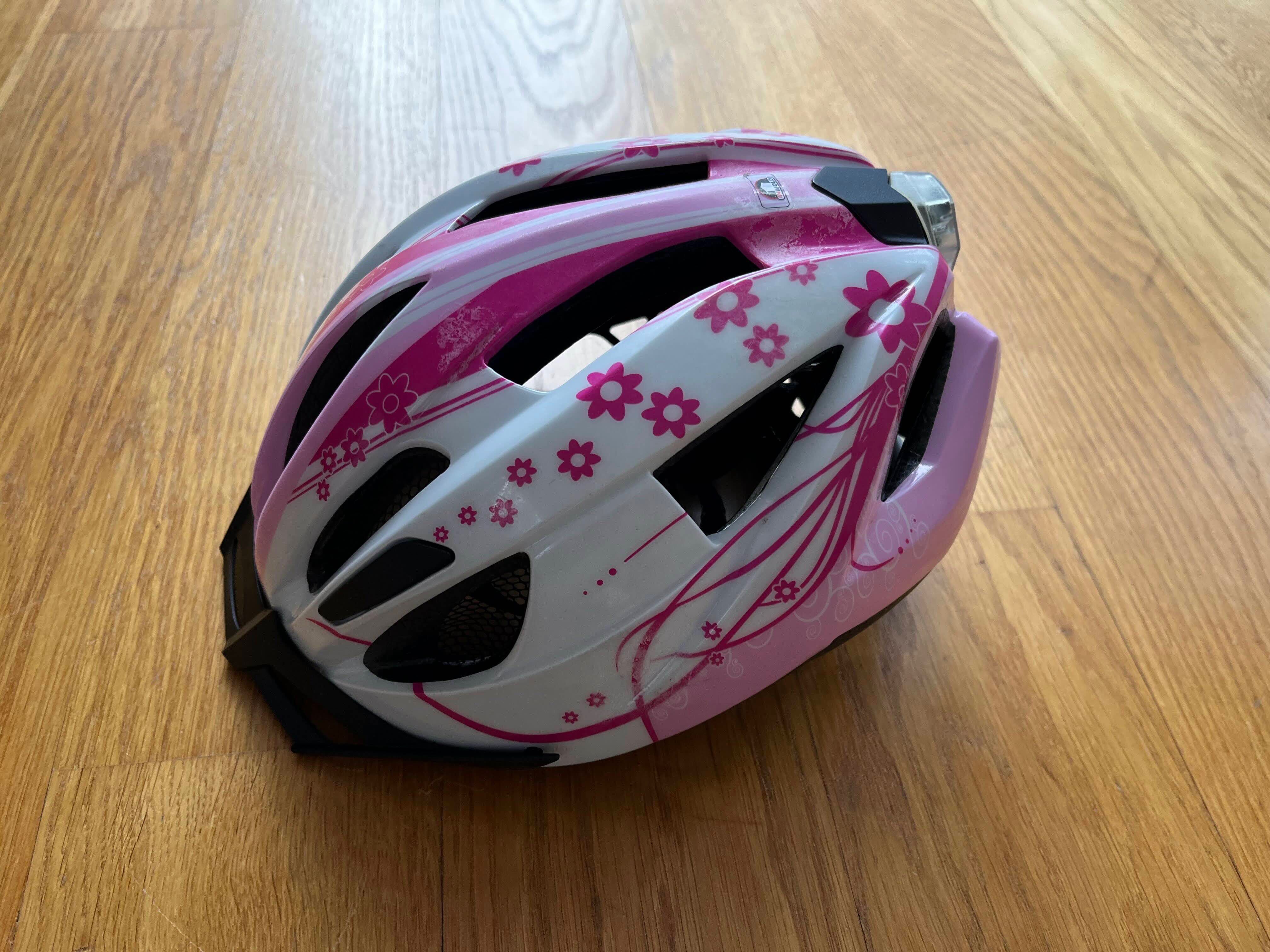 Kask rowerowy dla dziecka z tylną lampką, 49-54 cm, biało różowy