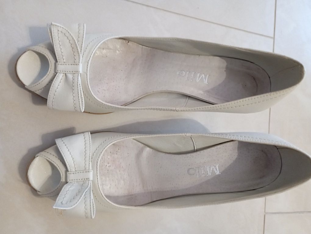 Buty szpilki. Ecru.