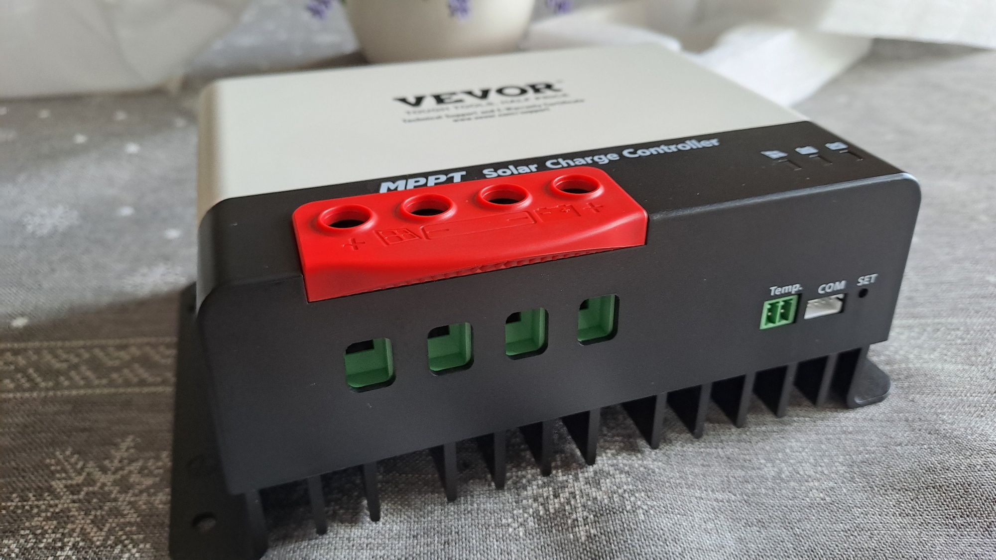 Regulator Ładowania Słonecznego ABS + PC 50A 100V  marki VEVOR