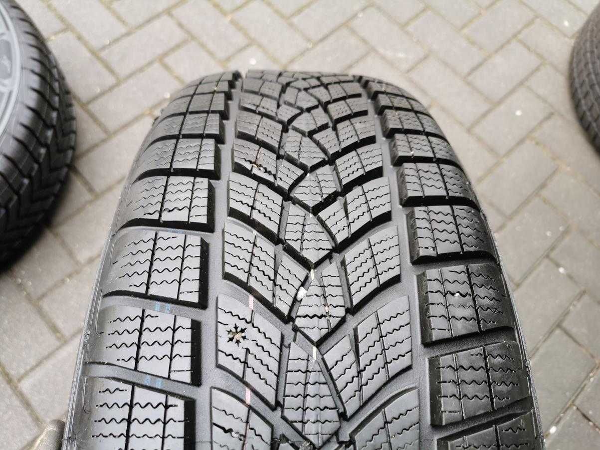 215/65 99V R17 GOODYEAR UGP+ SUV 8mm 2022r Zimowe jak NOWE Opony 4szt