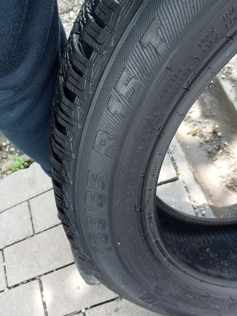 2x Opony Używane Całoroczne 165/65R15 Semperit