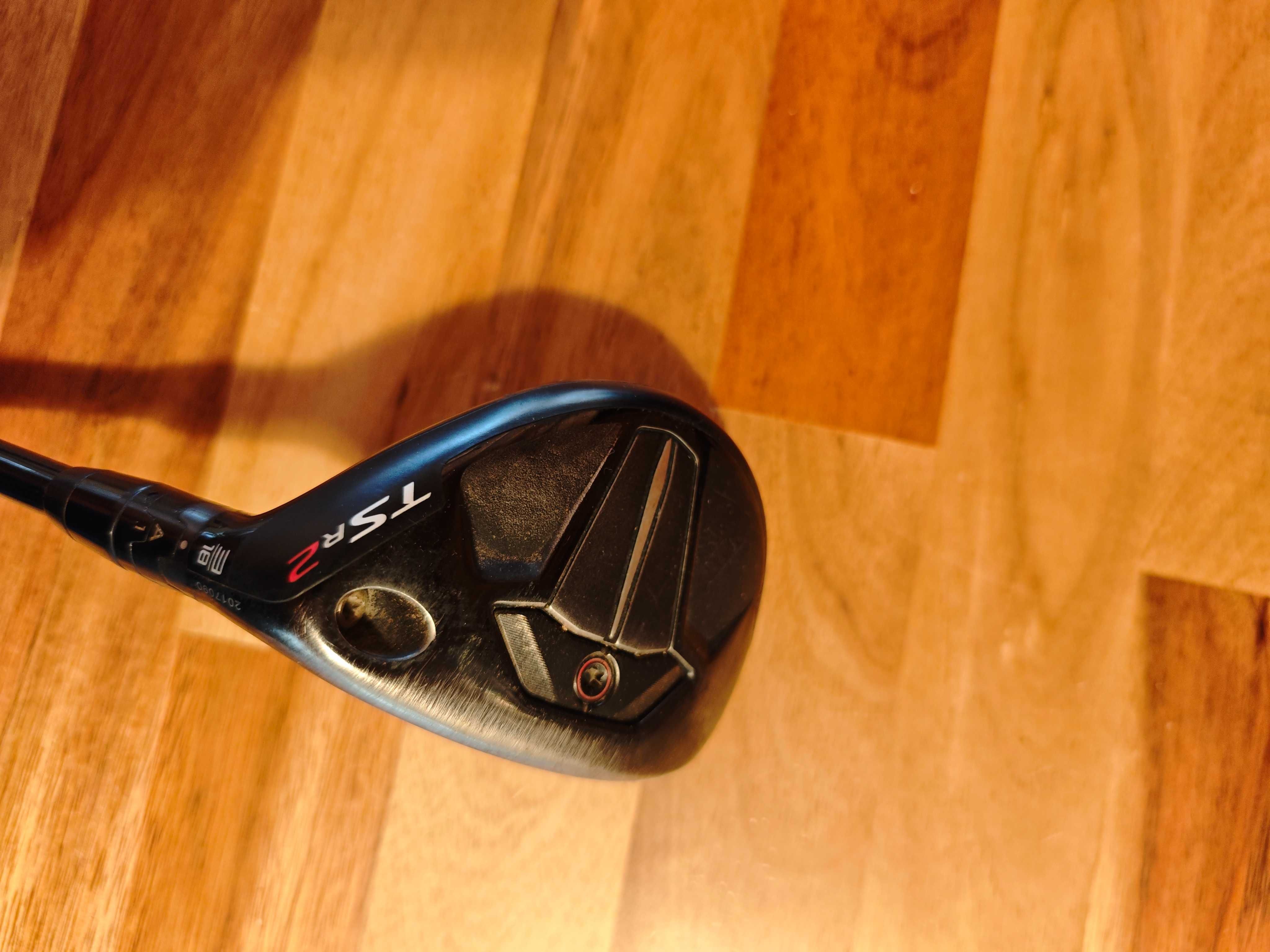 Híbrido Titleist Tsr2