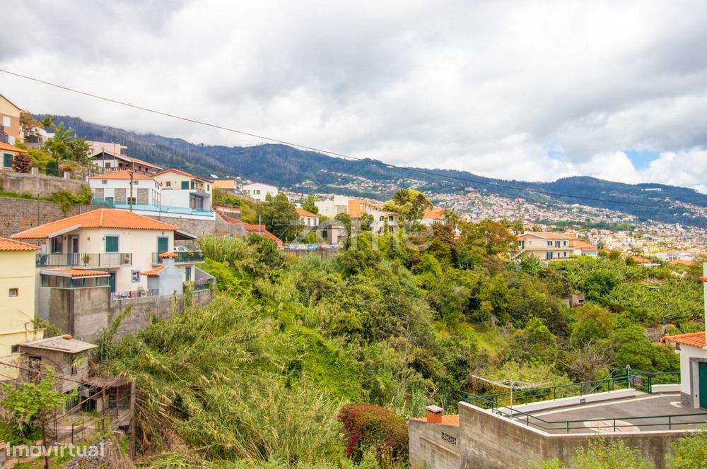 Terreno urbano na Quinta do Leme, Santo António
