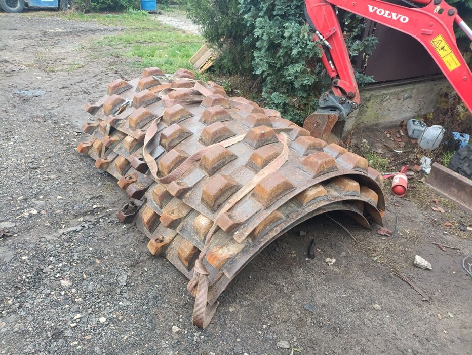 Płaszcz okołkowany kołek do walca bomag ammann Volvo