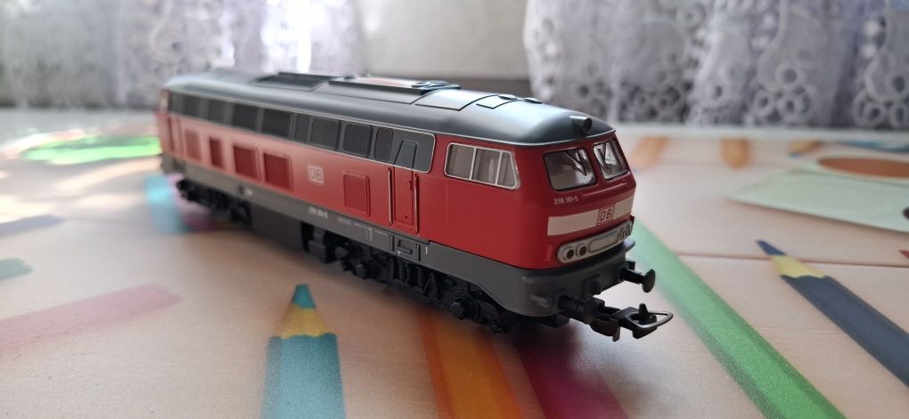 Lokomotywa spalinowa BR218 DB Piko H0 1:87