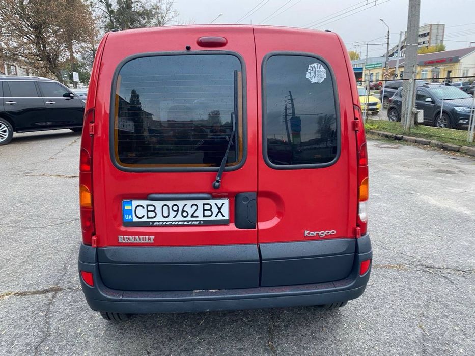Renault Kangoo ne farbovana