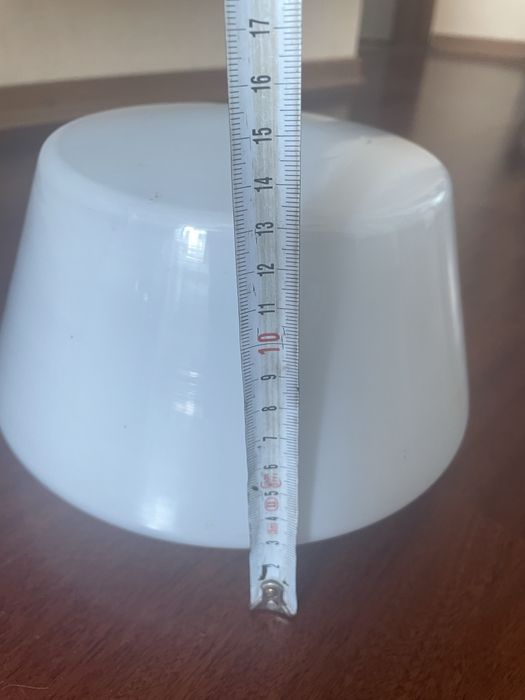 Плафон белый для светилтника  высота 12,5 см диаметр ободка 15 см