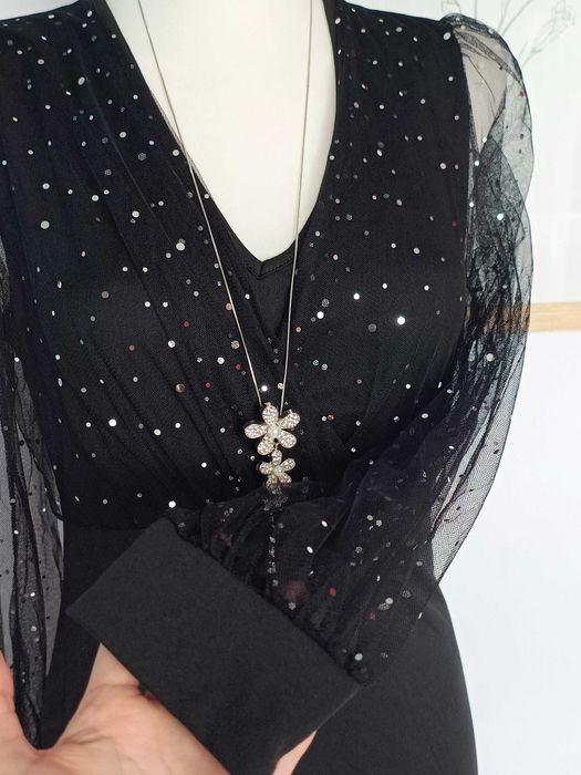 Sukienka czarna dopasowana mała czarna siateczkowy rękaw błyszcząca L