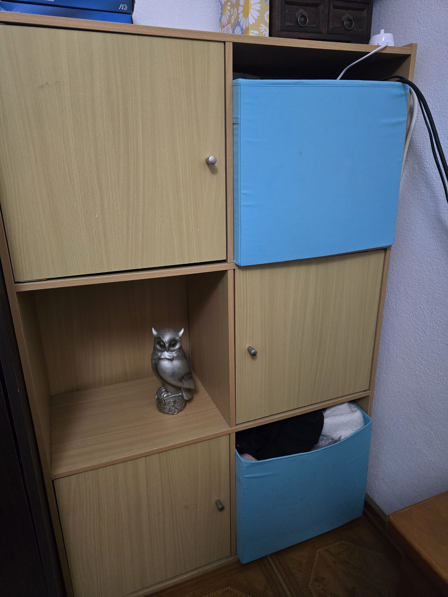 Estante cubos e portas