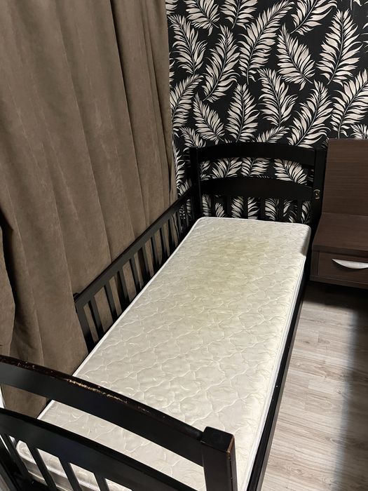 Дитяче-підліткове ліжко