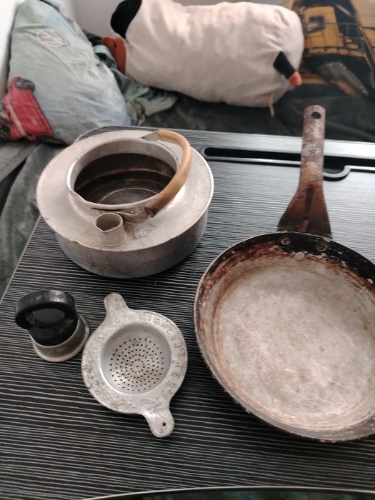 Zestaw antyczny czajnik patelnia