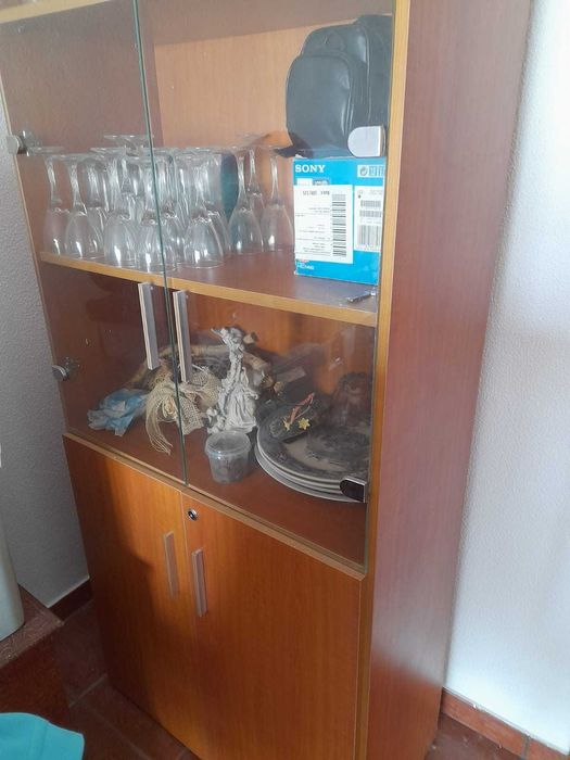 Dois armarios de escritorio