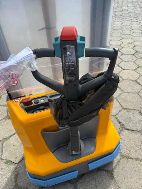 Nowy akumulatorowy podnośnikowy wózek widłowy Jungheinrich AMC12z