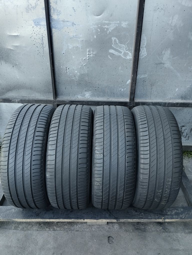 Продам шини 235/45R18