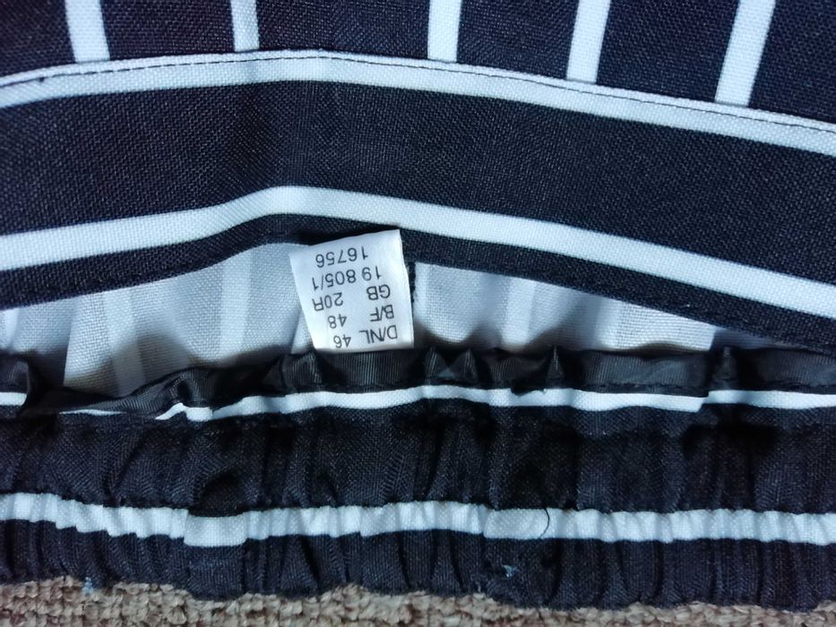 Продам жіночі короткі штани в полоску/кюлоти р. 54-56