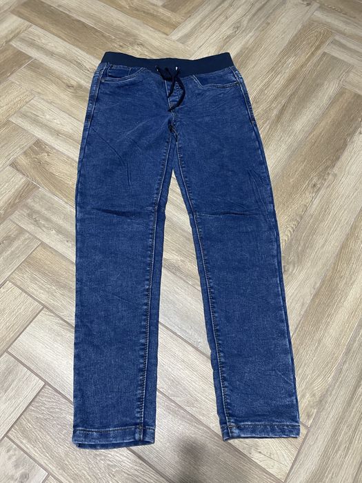 Nowe spodnie jeansy dzinsy 146