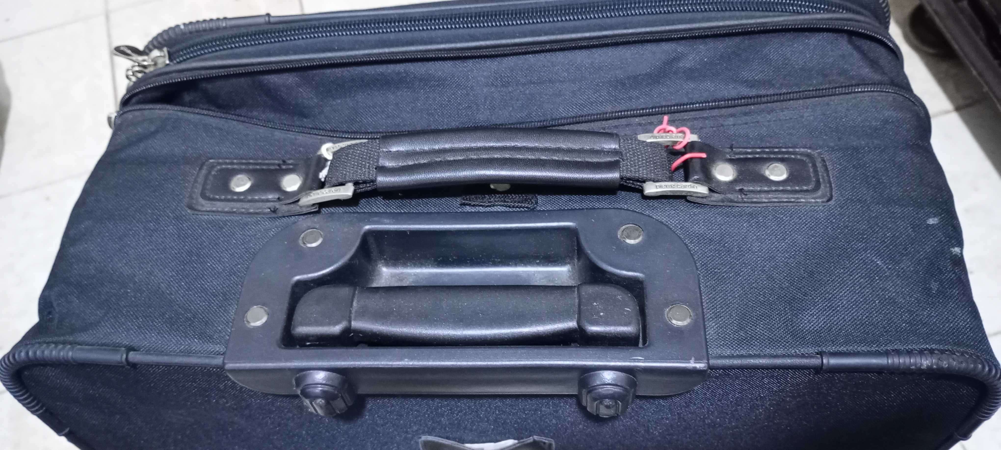 Malas Pierre Cardin e Samsonite grande, leve, com rotas, desconto