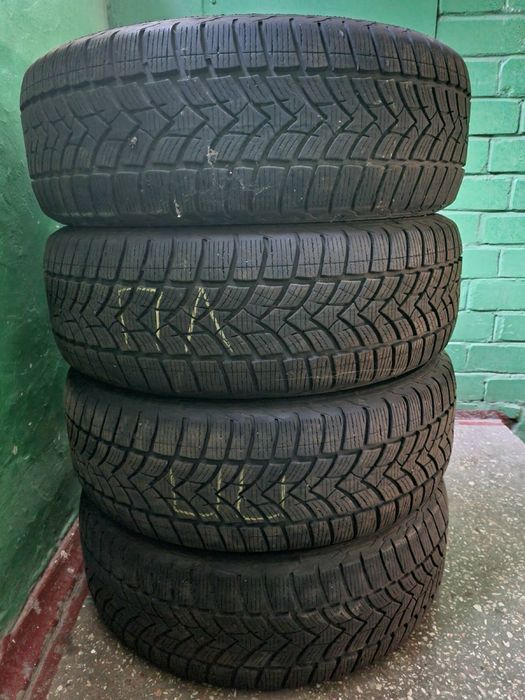 Зимові шини Debica r18