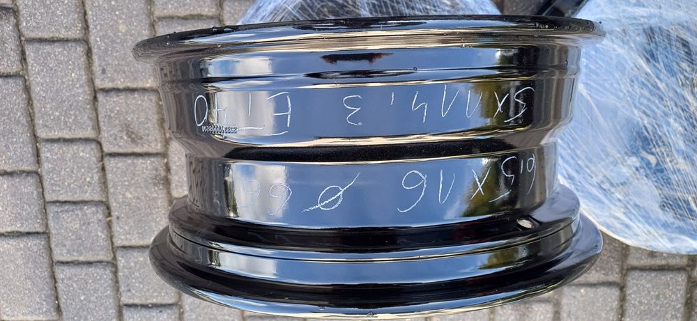 Felgi stalowe po regeneracji 6,5x16 cali , rozstaw śrub 5x114,3.