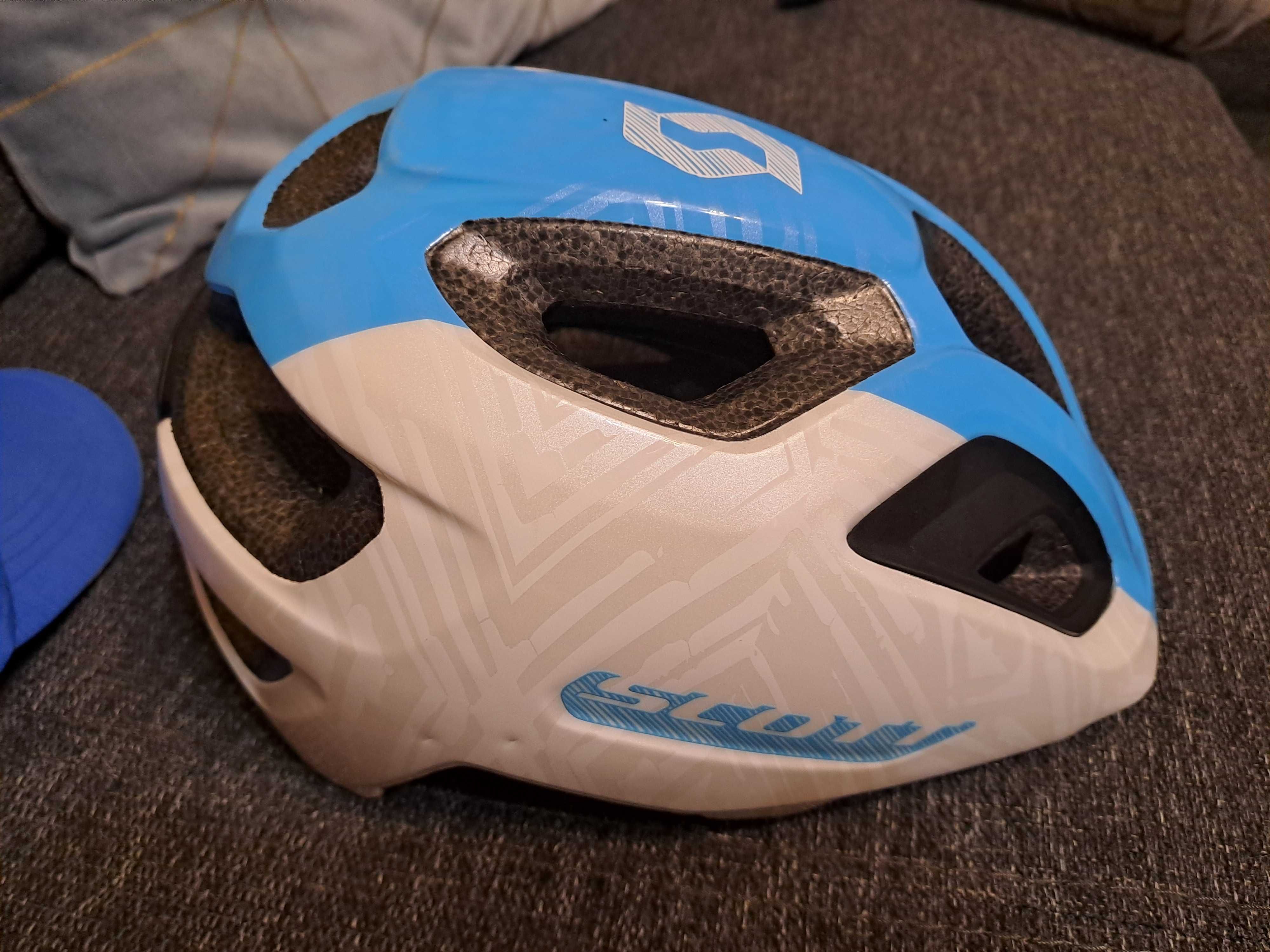 Kask dziecięcy Scott Spunto Junior r. Uniwersalny + czapka Hi-Tec