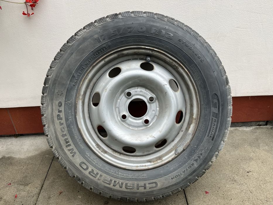 Opony zimowe  175/70 R13 wraz z felgami komplet