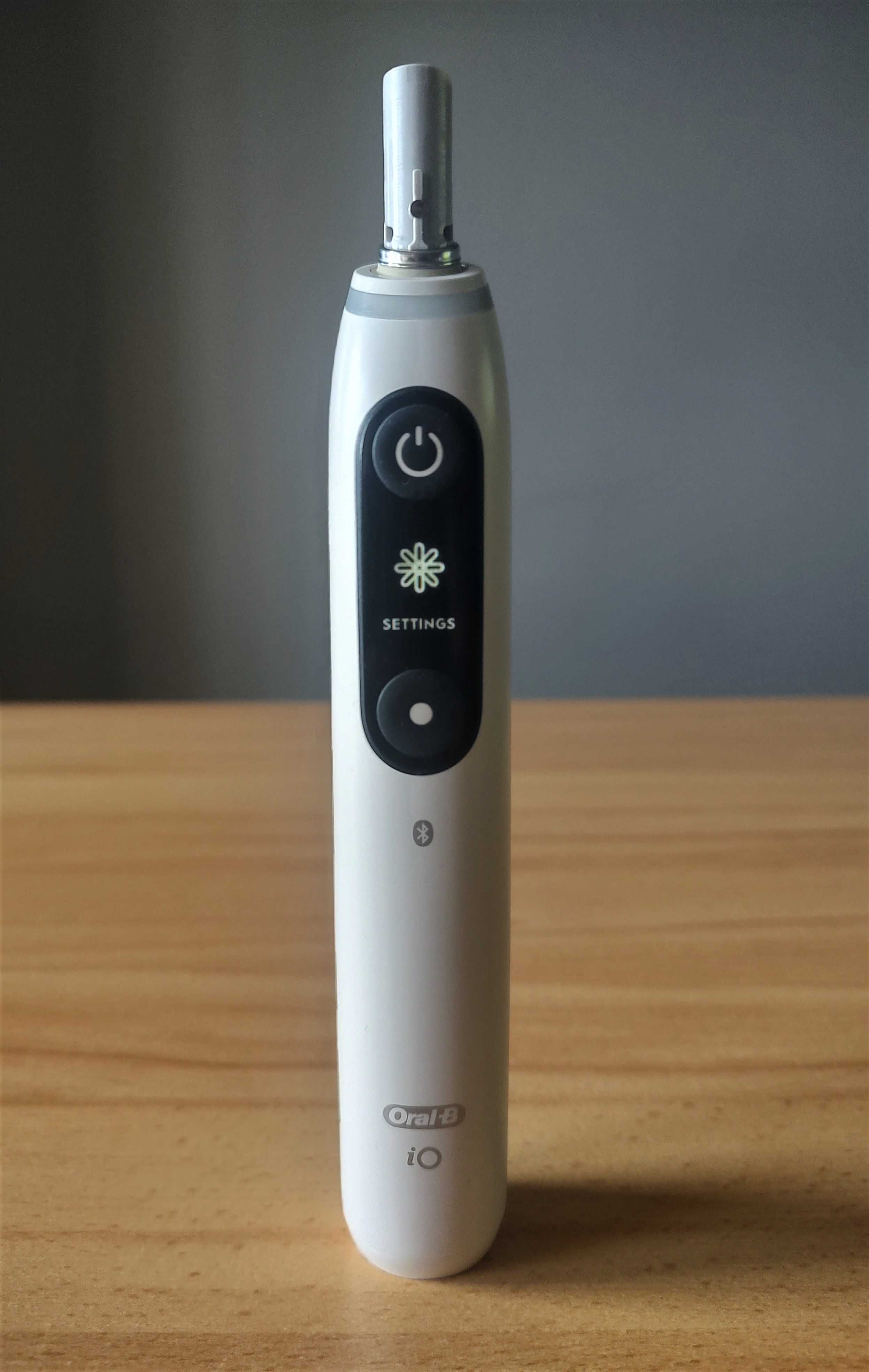 Oral-B iO Series 8 White Alabaster - Szczoteczka Magnetyczna