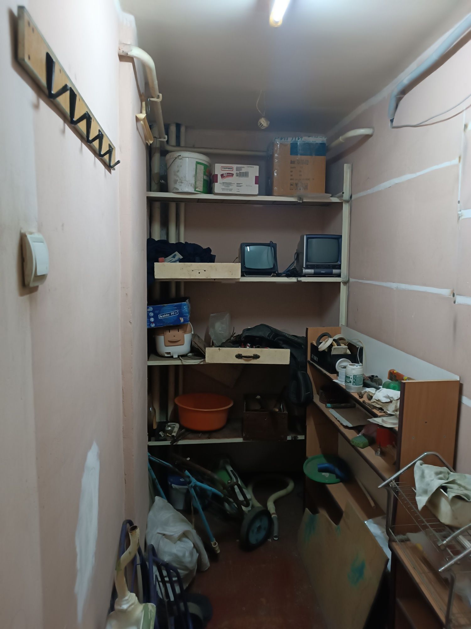 Продаю помещение под любой бизнес возле 2-го КП