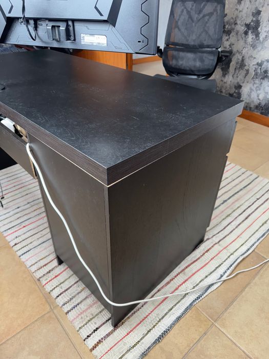 Secretária IKEA MALM (preta) à venda