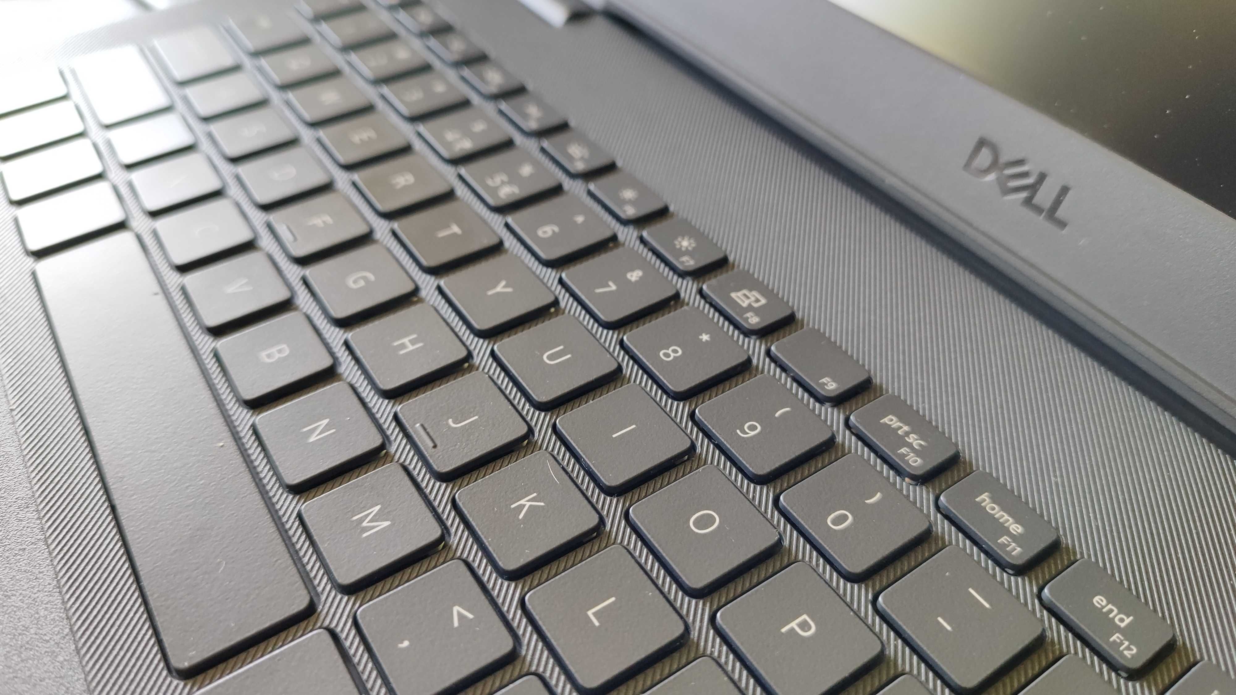 Dell Vostro 15 3000 – i5 11th gen, 16GB RAM, NVMe, Win11 Pro, stan BDB