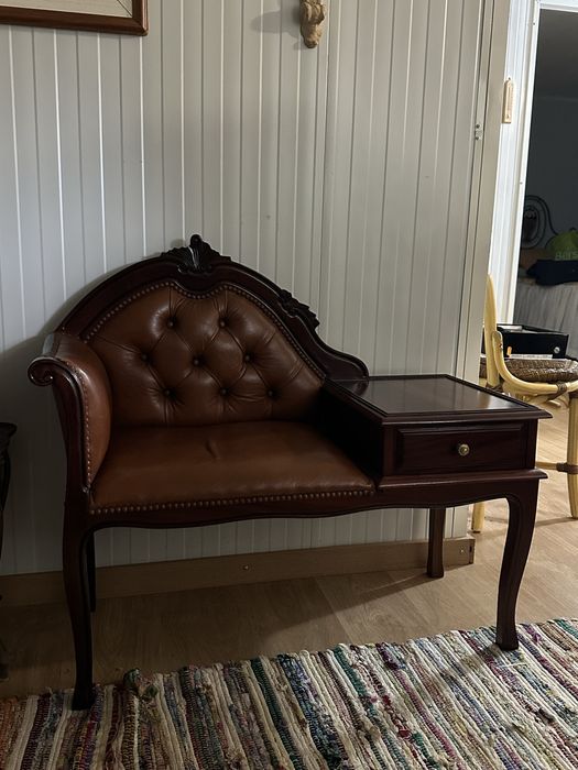 Banco vintage com Mesa Lateral e Gaveta