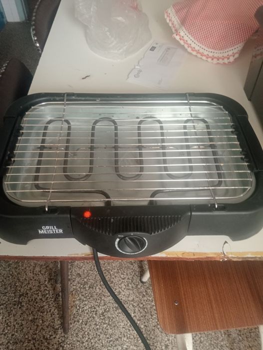 Grelhador elétrico perfeitas condições a trabalhar bem