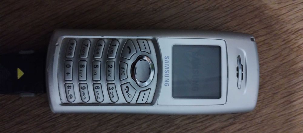 Samsung SGH-C100 z ładowarką