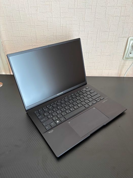 Asus Zenbook 14 IPS / AMD Ryzen 5 7530U / 16 RAM / SSD 1 TB