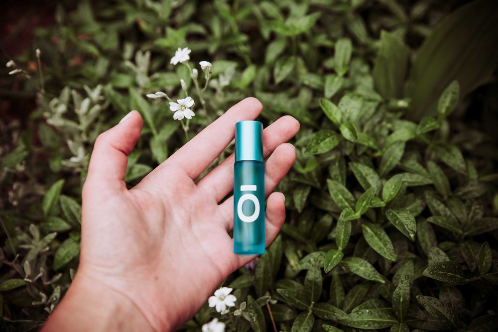 PERFUMY BOTANICZNE dla czakry gardła: wetiweria_mirra_limba_pieprz