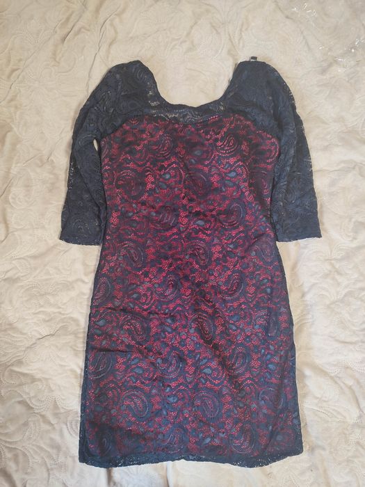 Сукні 42 розмір ідеальний стан