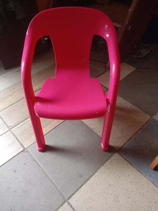 Stoliczek z krzesełkiem dla dziecka