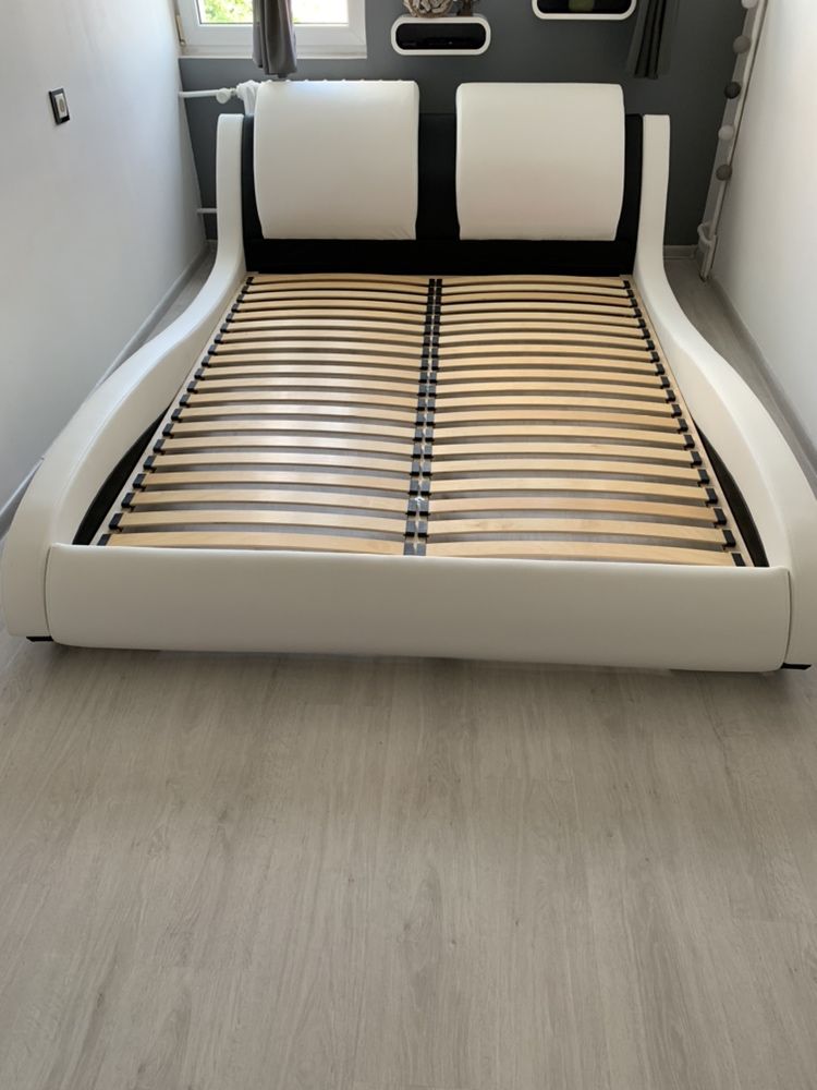 Podświetlane  łóżko z eko skóry