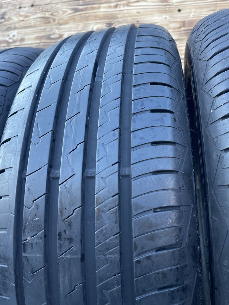 Шини 205/60 r16 стан нових Debica