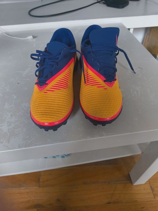 Chuteira Nike Phantom 6 Low Academy Turf EH