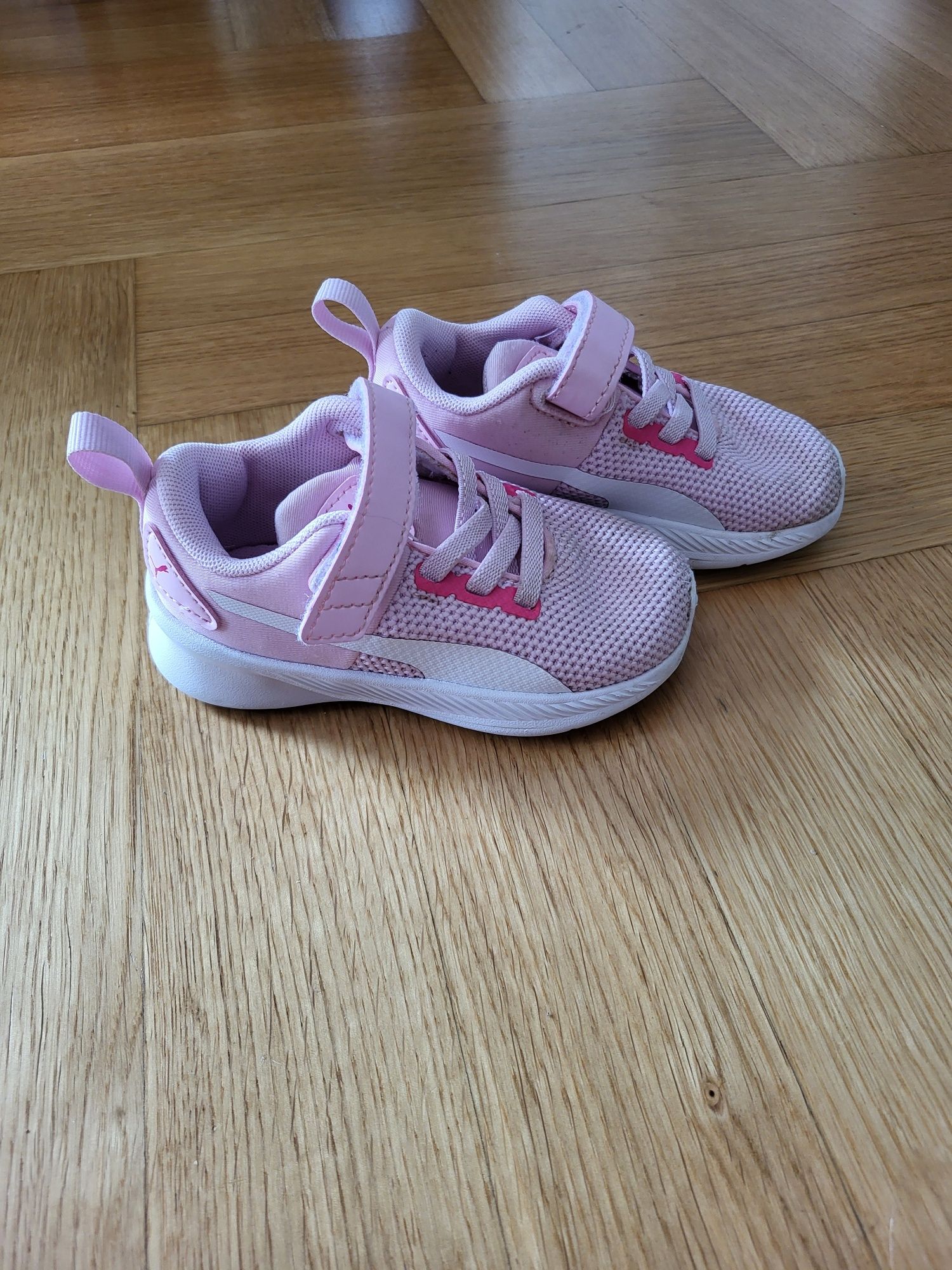 Buty Puma dla dziewczynki roz 21