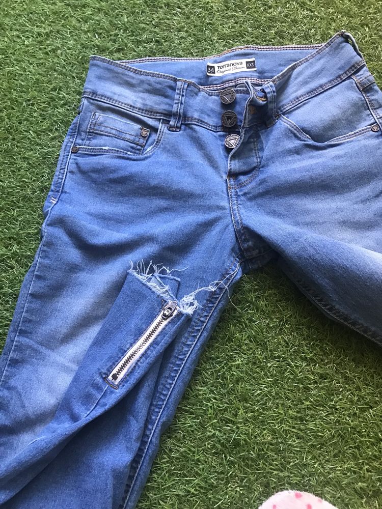 Spodnie damskie jeansy Terranova XS