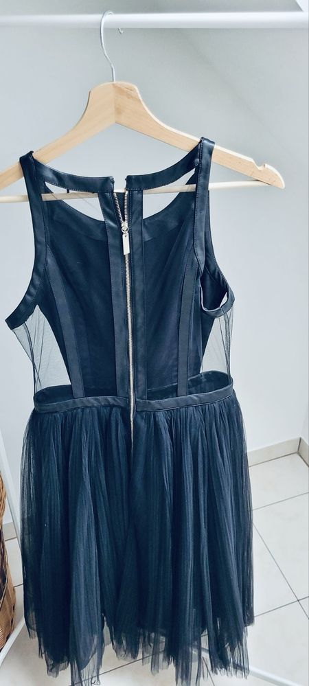 Czarna sukienka Elisabetta Franchi