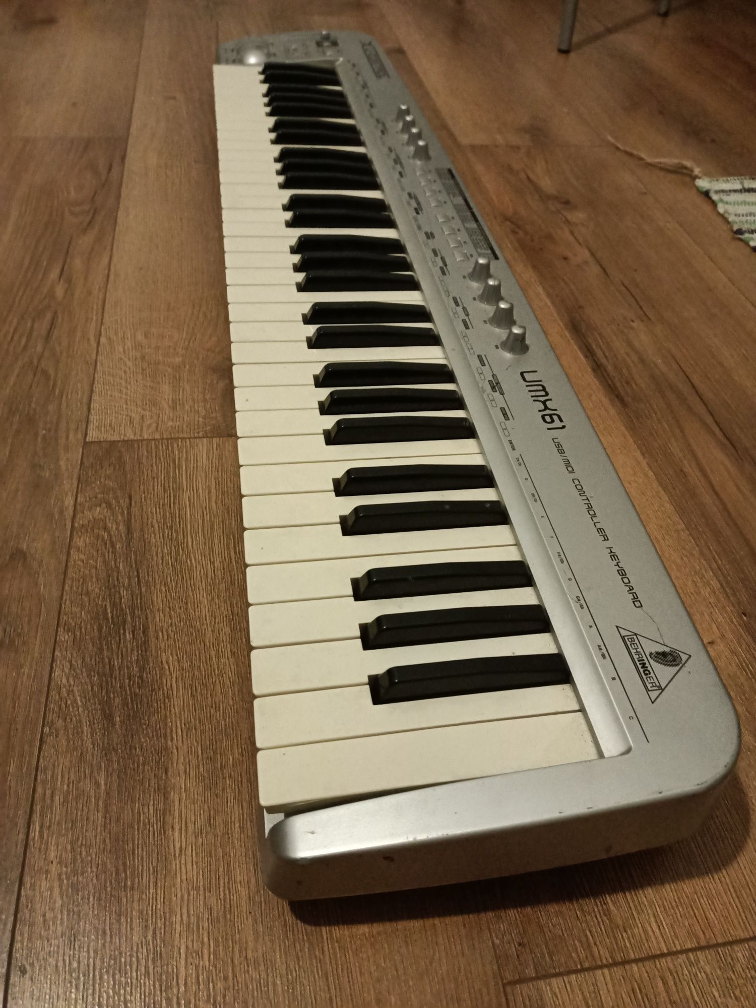 Klawiatura sterująca BEHRINGER UMX61, keyboard