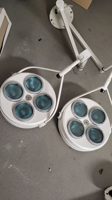 Lampa zabiegowa bezcieniowa + stelaż