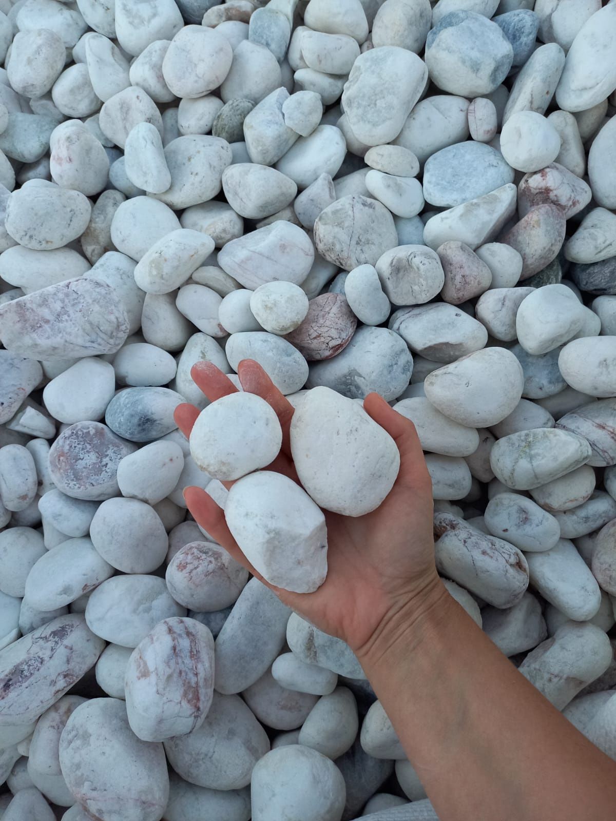 Białe otoczaki Janowickie marmur kamień naturalny ozdobny 1T z dostawą