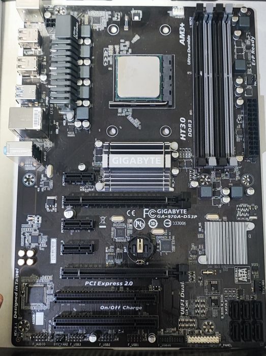 Продам материнську плату Gigabyte GA-970A-DS3P am3+