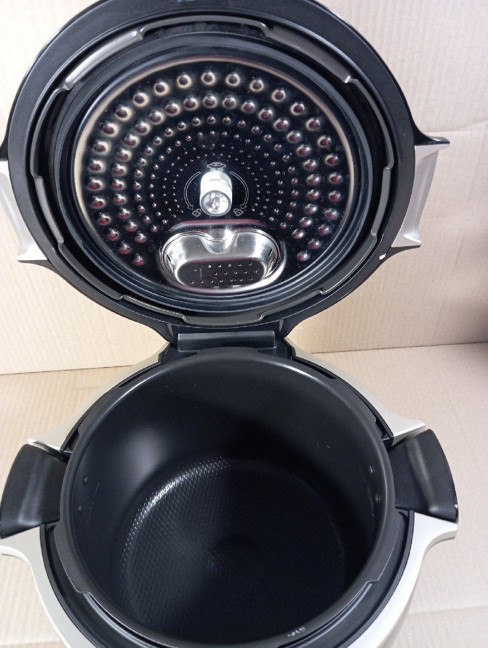 Multicooker pojemność 6l 1600W