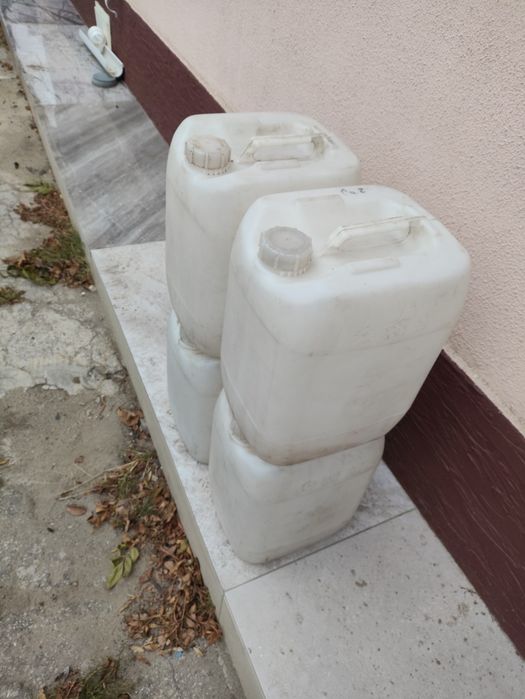 Пластиковая ёмкость